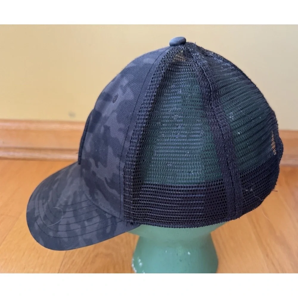 Vineyard Vines Hat Mens Black Camouflage Trucker Mesh Snapback Adjustable